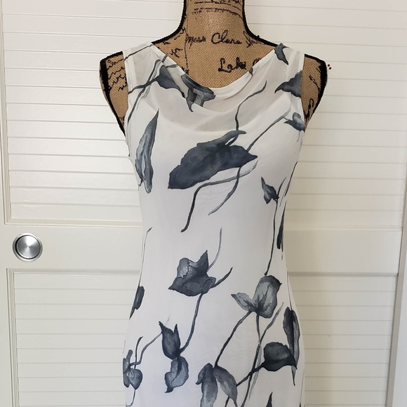 Like New Sleeveless Caroll Dress - Local Pickup Available in Vancouver, WA - Picture 1 of 6